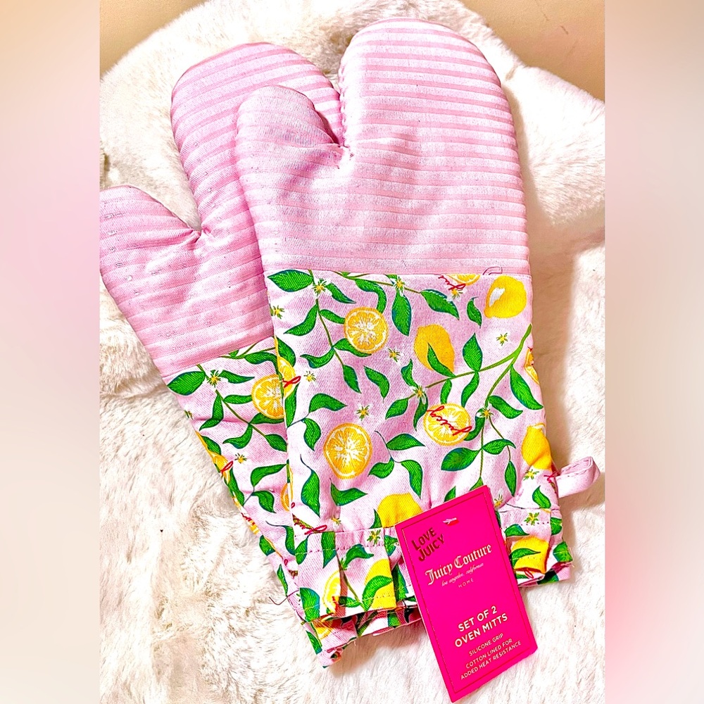 Juicy Couture Pair of Oven Mitts